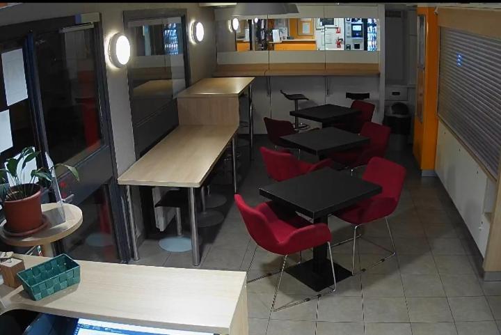 Enzo Hotel 1Er Prix Coudes Eksteriør bilde