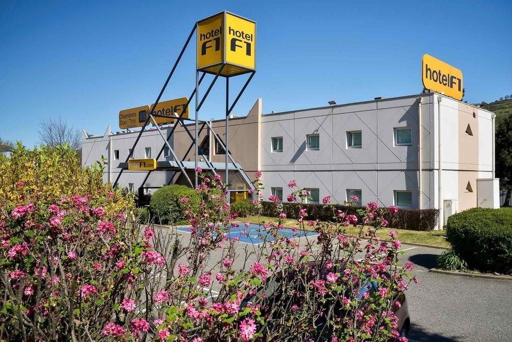 Enzo Hotel 1Er Prix Coudes Eksteriør bilde